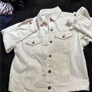 Pilcro Cream Label with Black Text